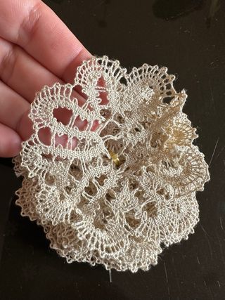 Mini centrini graziosissimi realizzati al tombolo