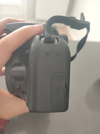 Canon EOS 1000D Negra