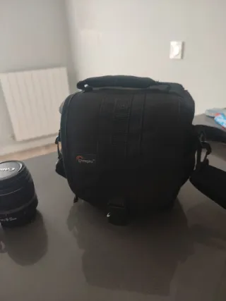 Canon EOS 1000D Negra