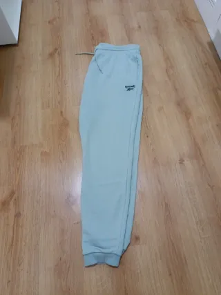 Pantalón chándal Reebok verde