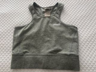 Top deportivo Stronger verde