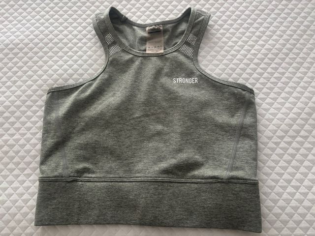 Top deportivo Stronger verde