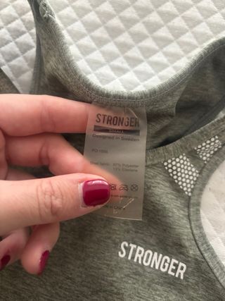 Top deportivo Stronger verde