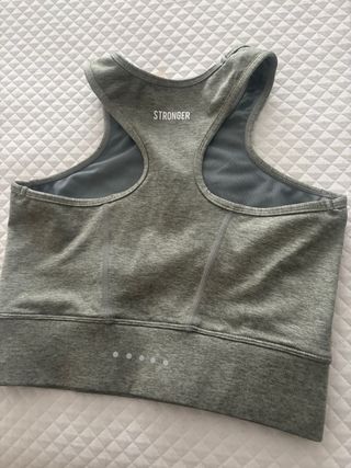 Top deportivo Stronger verde