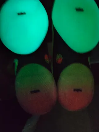 Nike LeBron 22 negro y amarillo neón