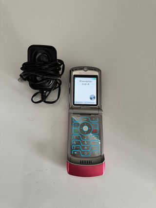 Motorola Razr V3  pink