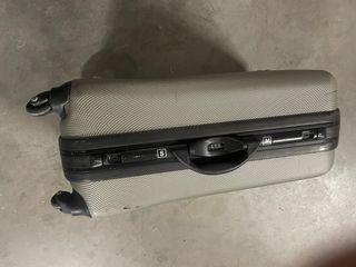 Maleta de viaje Delsey gris