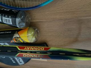Lote de 2 raquetas y accesorios tenis