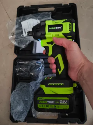 Llave de Impacto 21V 550Nm + Accesorios