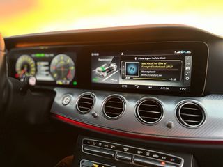 Mercedes-Benz E300de híbrido enchufable 2019