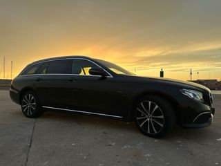 Mercedes-Benz E300de híbrido enchufable 2019