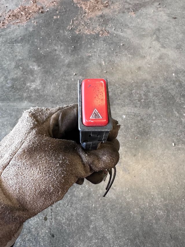 Interruptor emergencia Mercedes MB