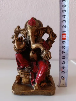 Figura Ganesha dorada y roja