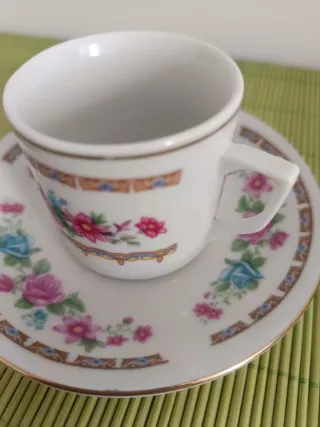 Juego de café de porcelana china (con sello).