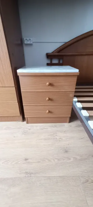 Cama 2 plazas y 2 mesitas de noche