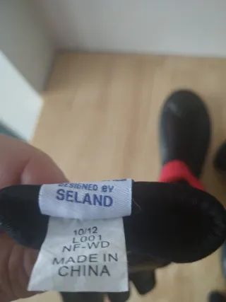 Escarpines y guantes de surf