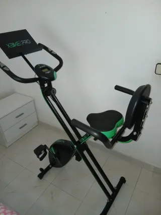 Bicicleta statica pieghevole con supporto