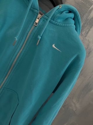 Felpa Nike con zip e cappuccio