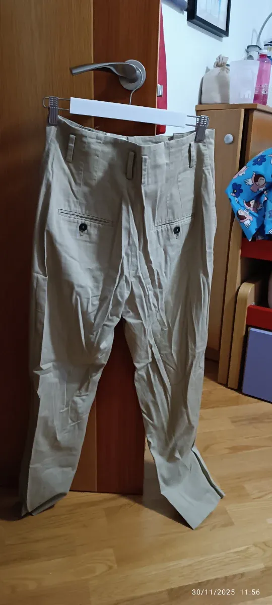 Pantalón de traje beige de mango