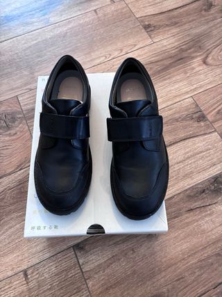 Zapatos Geox niño talla 37 negros