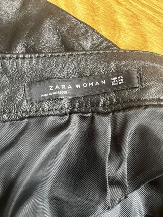 Falda de cuero Zara