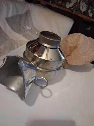 Máscara anestesia éter antigua pieza de museo