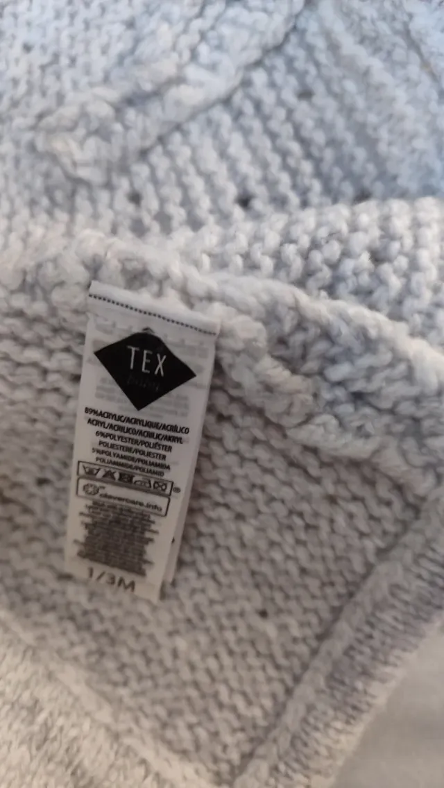 Gorro de bebé tejido