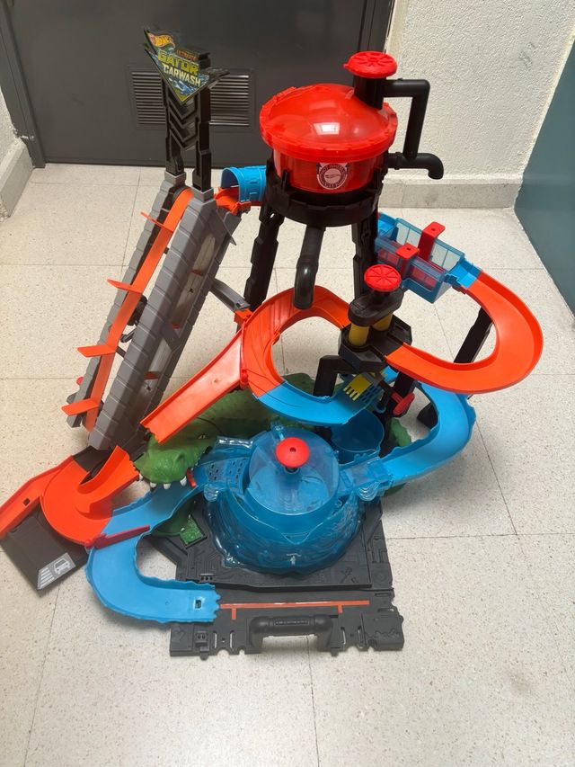 Circuito Hot Wheels Túnel de Lavado Cocodrilo