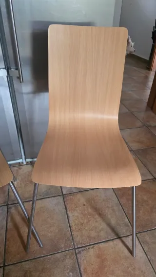 Mesa extensible y 4 sillas de cocina madera