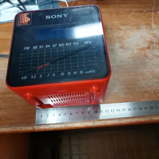 Radio Despertador Sony Roja