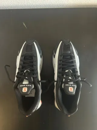 Nike Shox R4 metallic silver red