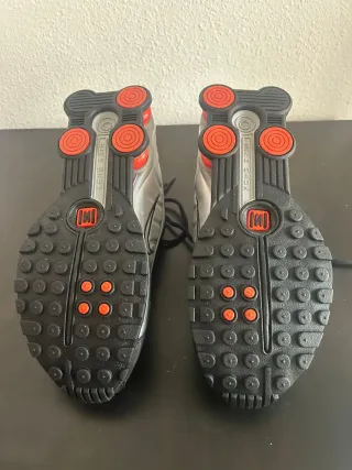 Nike Shox R4 metallic silver red