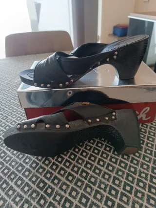 Zapatos Cheis Negros Tacón Madera