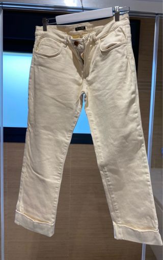 Vaqueros beige tipo bermuda larga