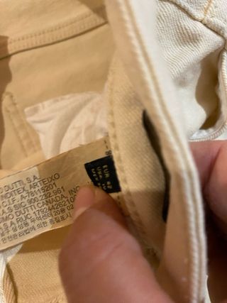 Vaqueros beige tipo bermuda larga