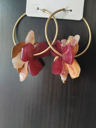 Pendientes aro flores Parfois dorados y rojos