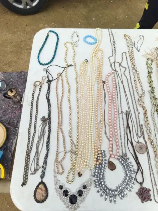 Lote bisutería plata y multicolor