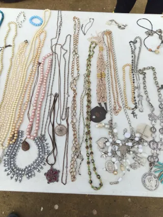 Lote bisutería plata y multicolor