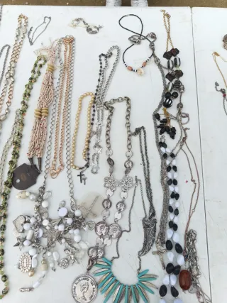 Lote bisutería plata y multicolor