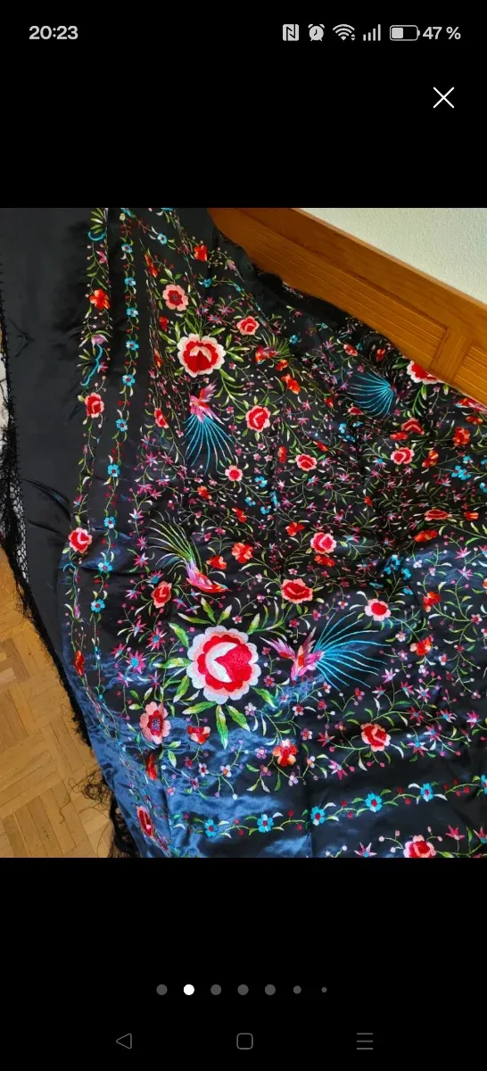 Mantón de Manila bordado. SIN USAR