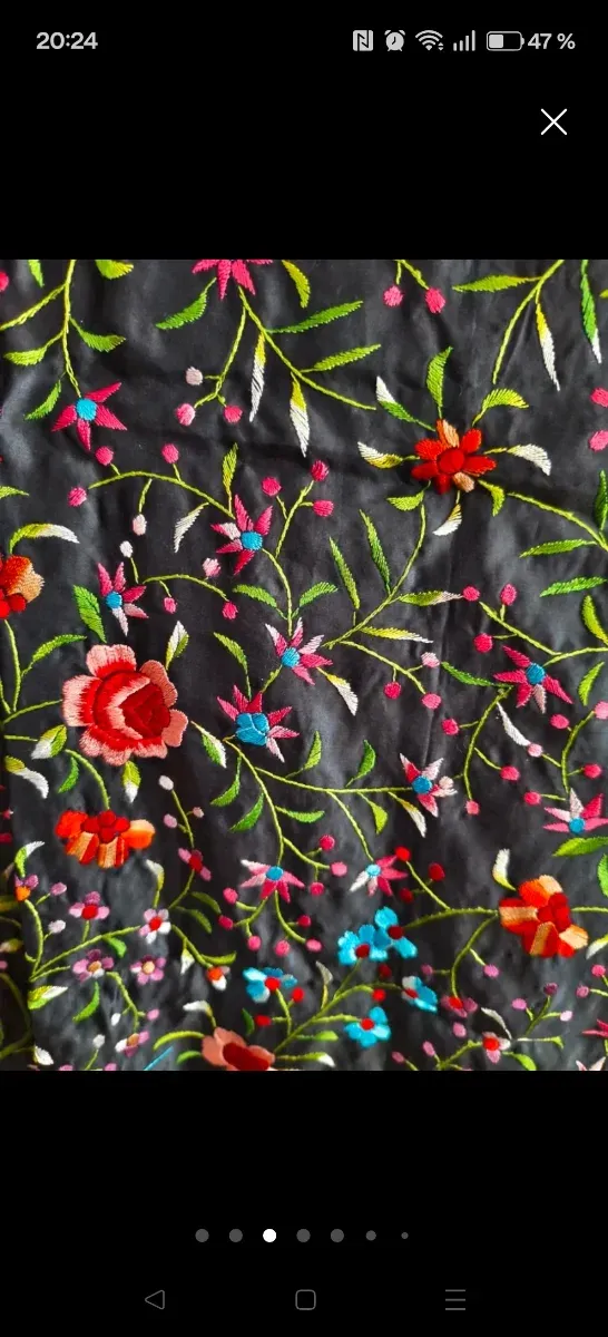 Mantón de Manila bordado. SIN USAR