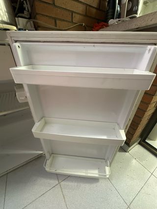 Nevera Salvo Blanca