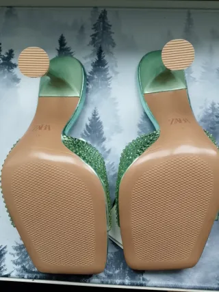 ZARA Sandalias Verdes Brillantes Talla 35 nuevas