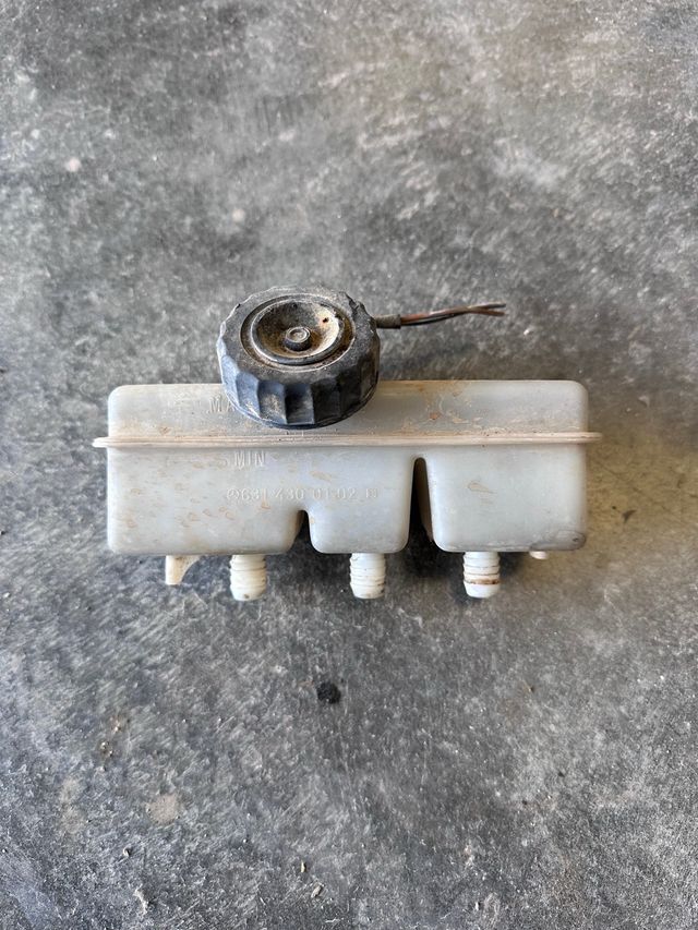 Depósito líquido frenos Mercedes MB