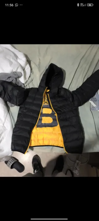 Chaquetón Jumanji Ecoalf Negro y Amarillo