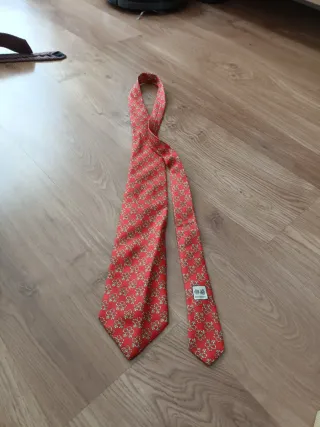 Corbata de seda con estampado floral