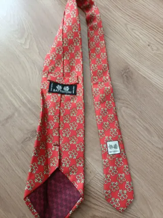 Corbata de seda con estampado floral