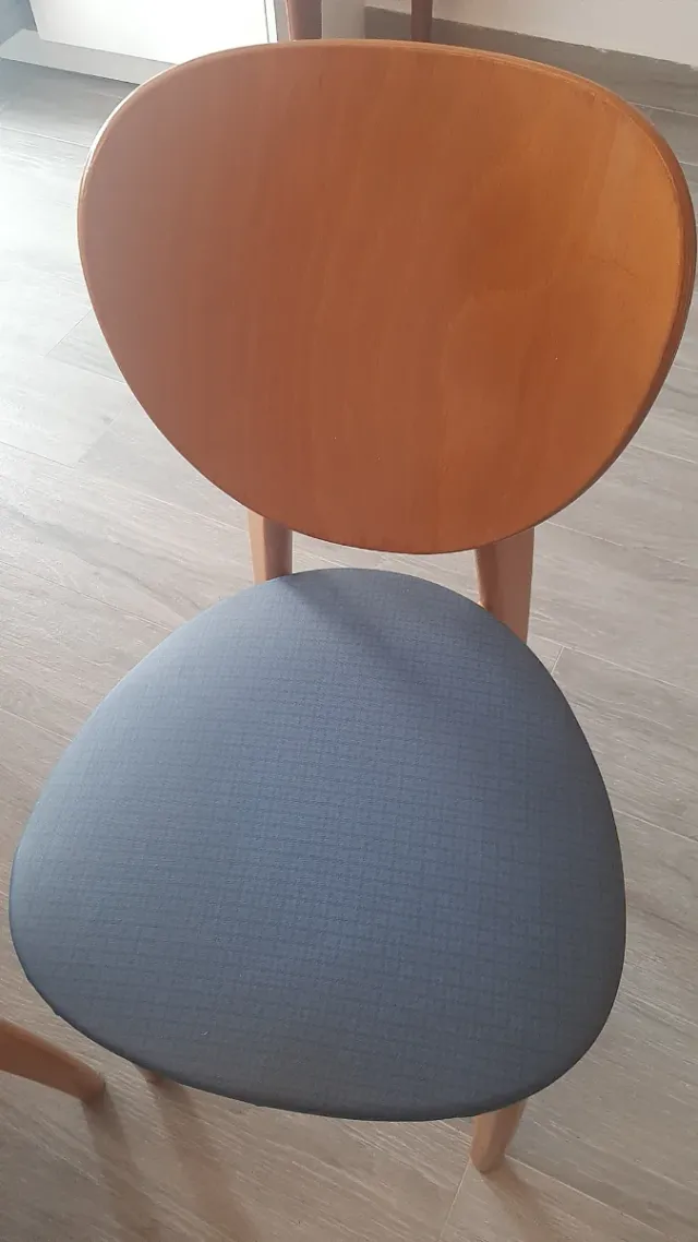 Juego de 4 Sillas de Comedor Madera maciza .Comoda