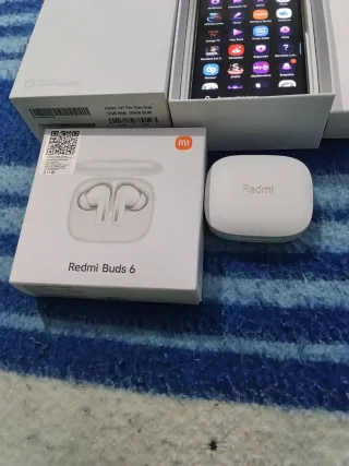 Xiaomi 14T Pro y Redmi Buds 6 Blanco