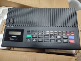 Caja de ritmos Yamaha RX17